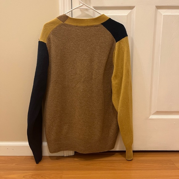 Uniqlo x J.W. Anderson Two-Tone Cardigan - Picture 4 of 4